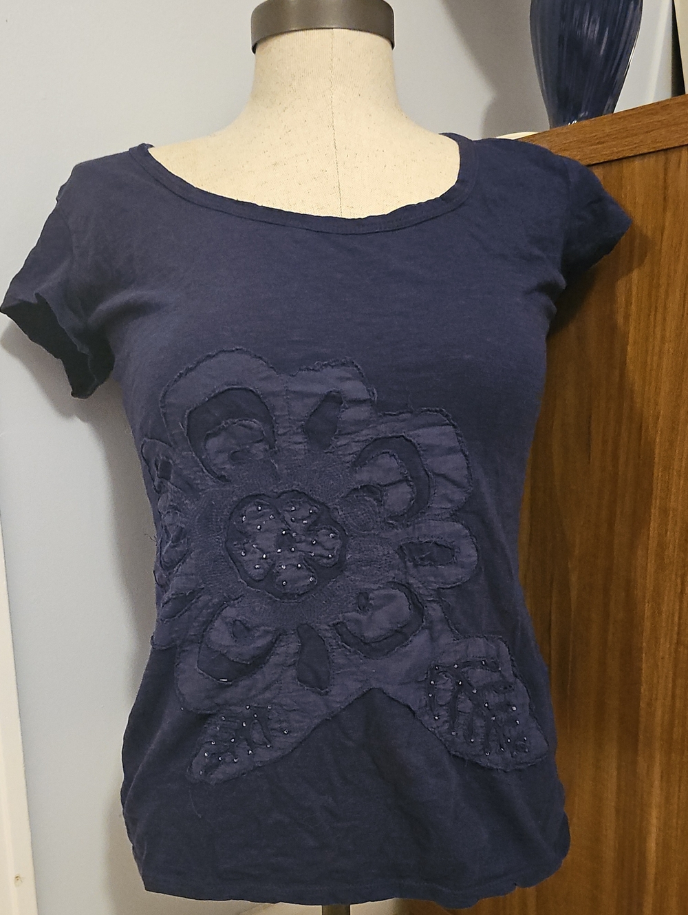 New York & Company Navy Short-Sleeve Floral Applique Tee